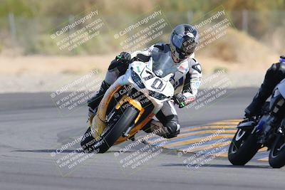 media/Nov-05-2022-SoCal Trackdays (Sat) [[f8d9b725ab]]/Turn 2 (1120am)/